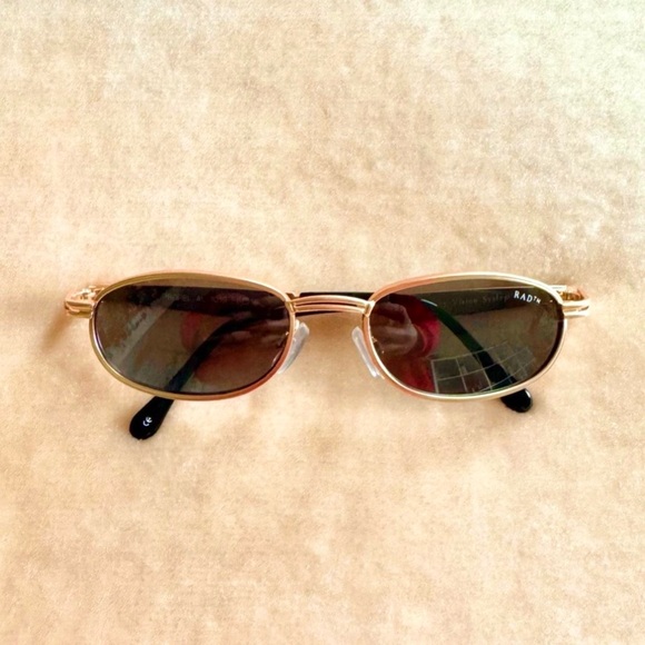 American Vintage Accessories - Vintage Gold Oval Sunglasses